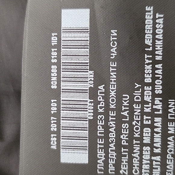 Prada lightweight down jacket - Picture 9 of 11